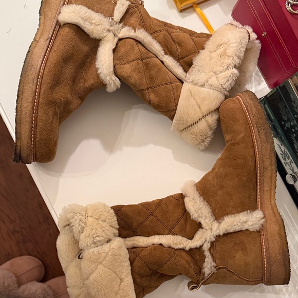 Moncler Women's Tan Shearling Merino Sheep Fur Boots - Picture 5 of 12